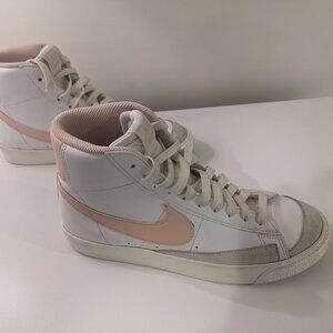 Nike Blazer Mid '77 White Sail Echo Pink